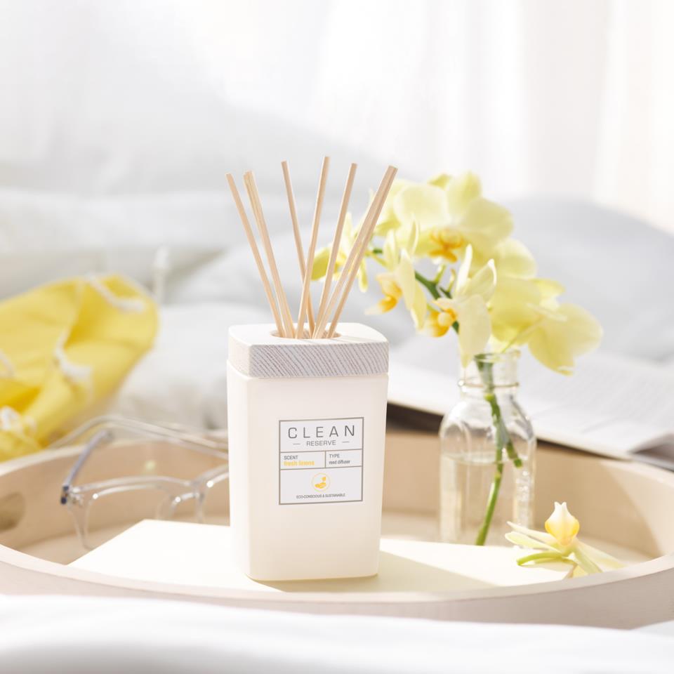 Clean Reserve Fresh Linens Candle
