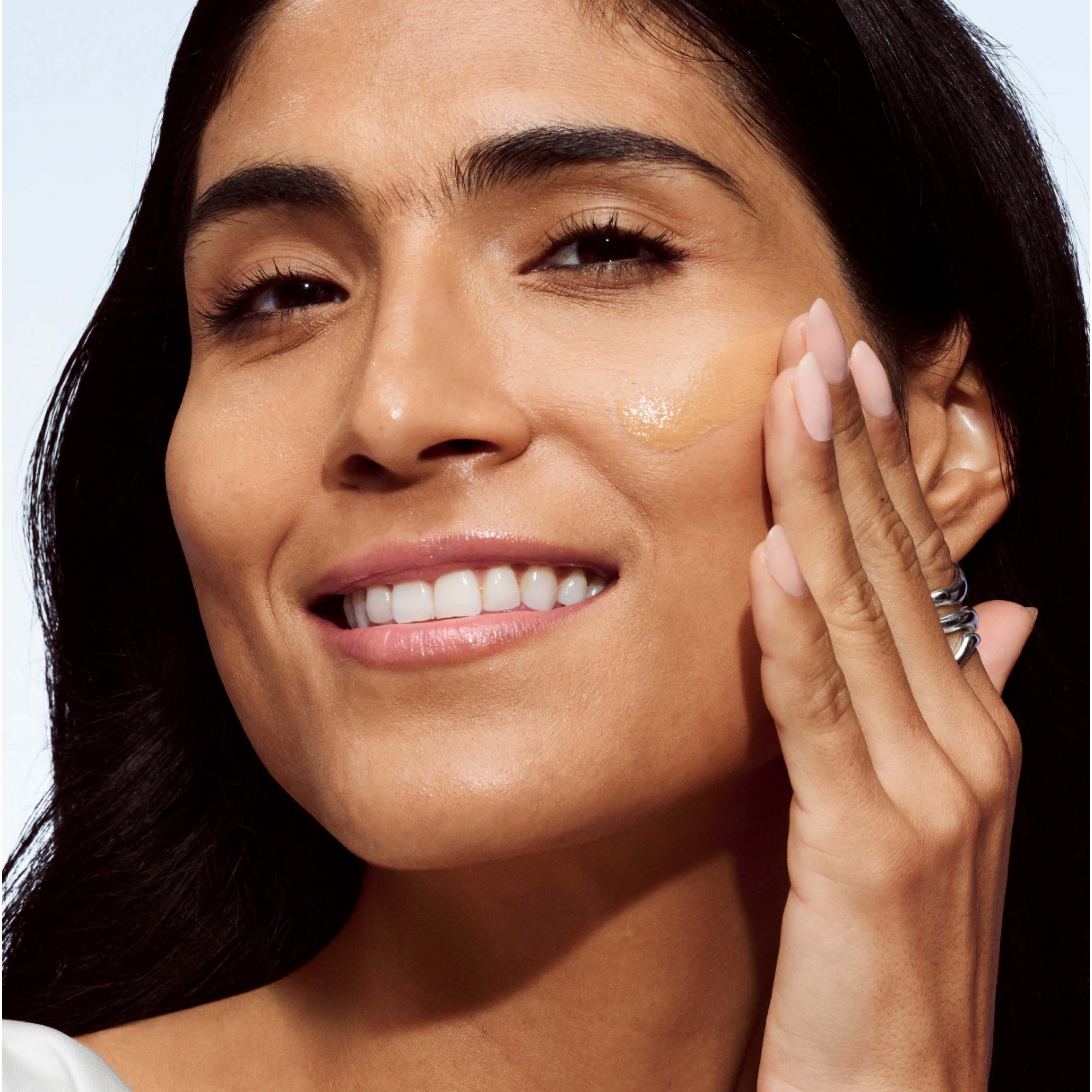 Clinique Even Better Vitamin Makeup SPF50 Medium Deep Warm 3 (obrázok 3)