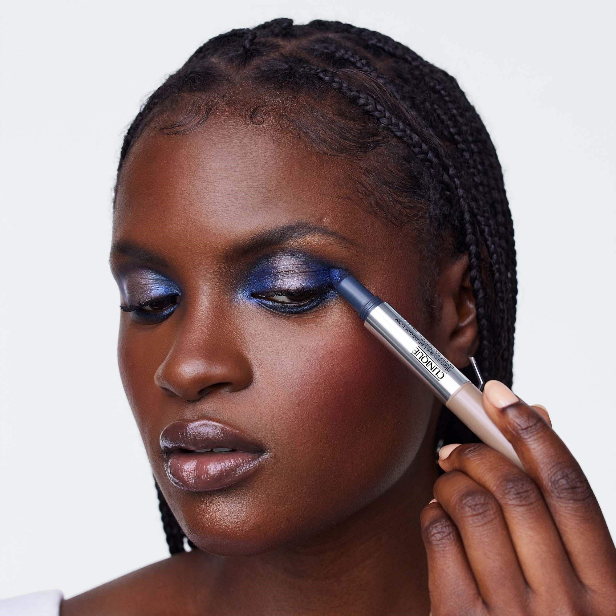 Clinique High Impact Dual - cień do powiek w kredce Call It The Blues (obrázok 3)