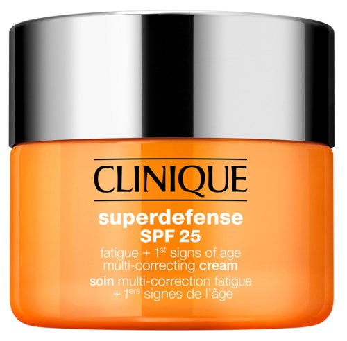 Orange ansiktskräm jar med silverlock, märkt Clinique superdefense SPF 25 för hudskydd.