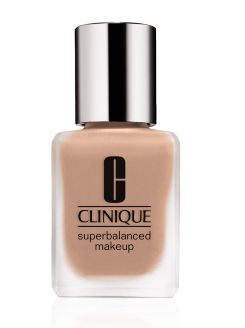 En liten flaska Clinique superbalanced makeup foundation med silverlock.