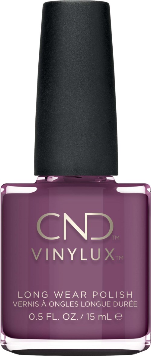 En lila nagellackflaska märkt 'CND VINYLUX' för långvarig användning, med svart lock.