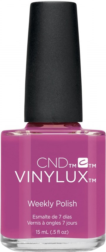 En flaska med lila nagellack med svart lock, märkt CND VINYLUX, Weekly Polish.