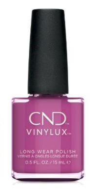 En lila nagellackflaska märkt 'CND Vinylux Long Wear Polish' med en svart hatt.
