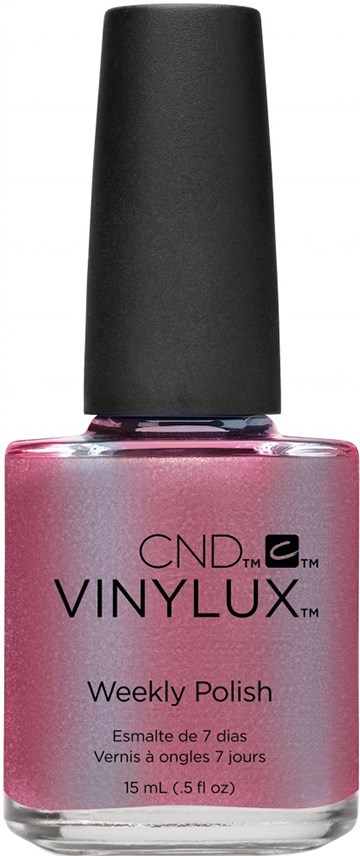 En rosa nagellackflaska med svart lock, märkt CND Vinylux Weekly Polish på en vit bakgrund.
