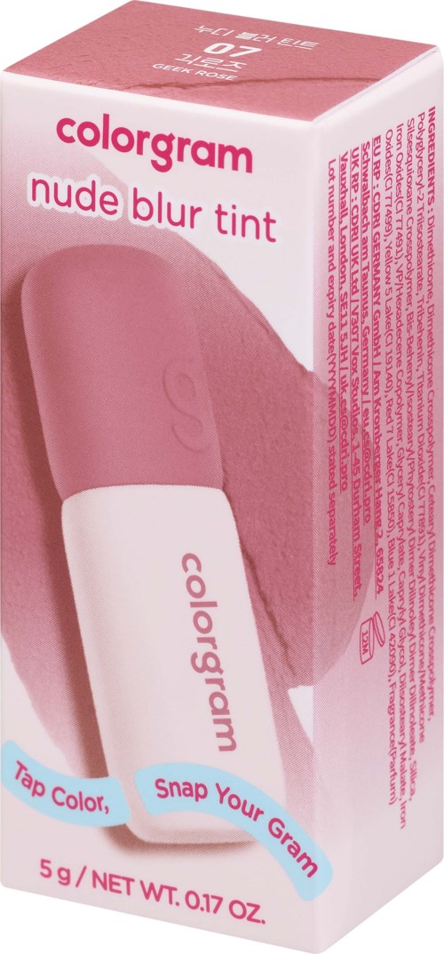 Een doos met Colorgram nude blur tint make-up, roze en wit verpakt, met een lippenstift en productinformatie.