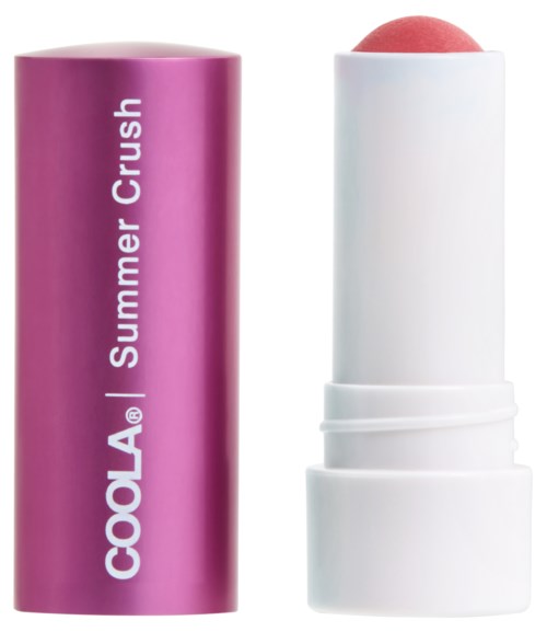 Eine pinke Tube mit der Aufschrift 'COOLAA Summer Crush' und weißem Deckel, zeigt einen rosa Rouge oder Lippenstift.