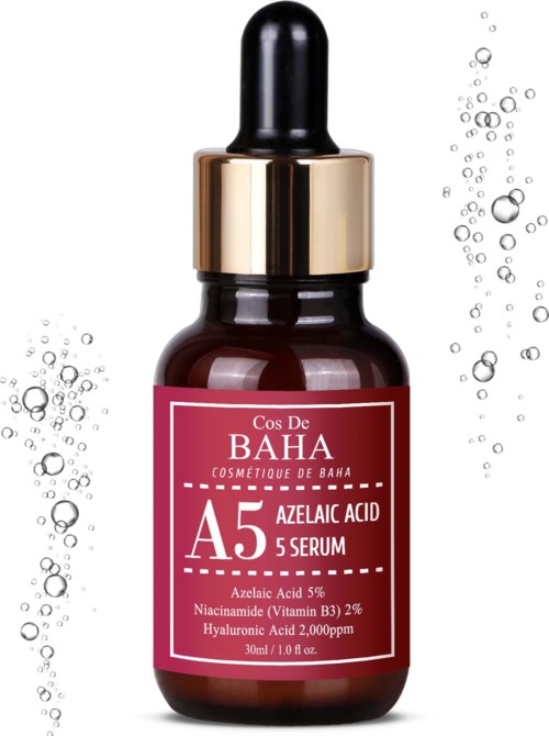 En liten mörk flaska med dropplock, märkt 'A5 Azelaic Acid 5 Serum,' omgiven av vattnbubblor.