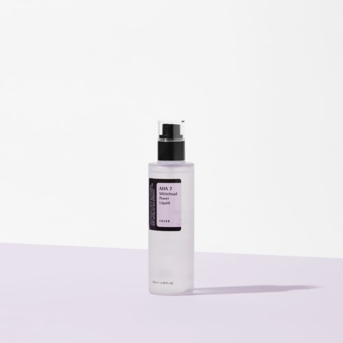 En hvit flaske med pumpe, merket AHA 7 Whitehead Power Liquid av Cosrx.