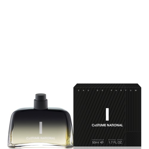 Butelka perfum z czarnym pudełkiem za nią, etykieta mówi 'Costume National', 50ml.