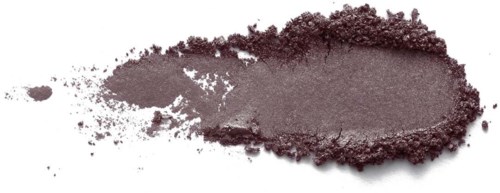 Mörkgrå pudermakeup eller ögonskugga spridd på en yta med ett penseldrag.