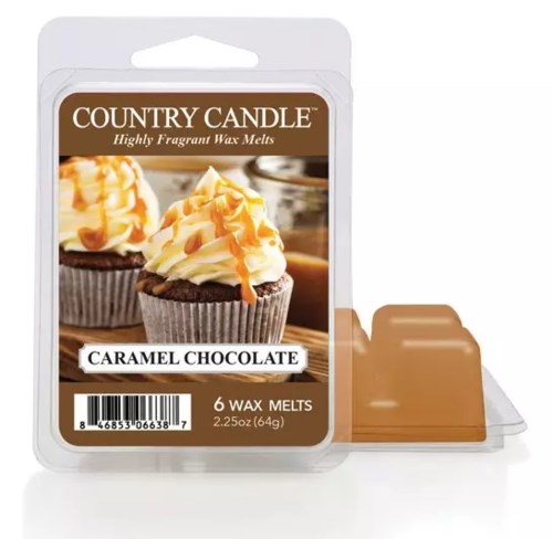 En karamellchokladdessert med vit grädde och karamell på ett brunt bakgrund.
