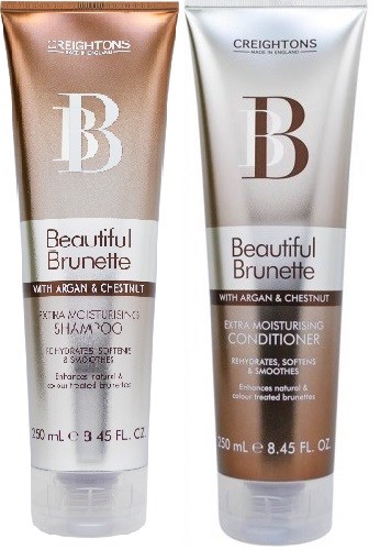Två hårvårdsprodukter: ett schampo och ett balsam, märkta "Beautiful Brunette", med brunt och silver förpackning.