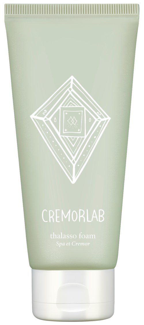 En grön tub med etiketten 'Cremorlab Thalasso Foam' och ett geometriskt mönster.