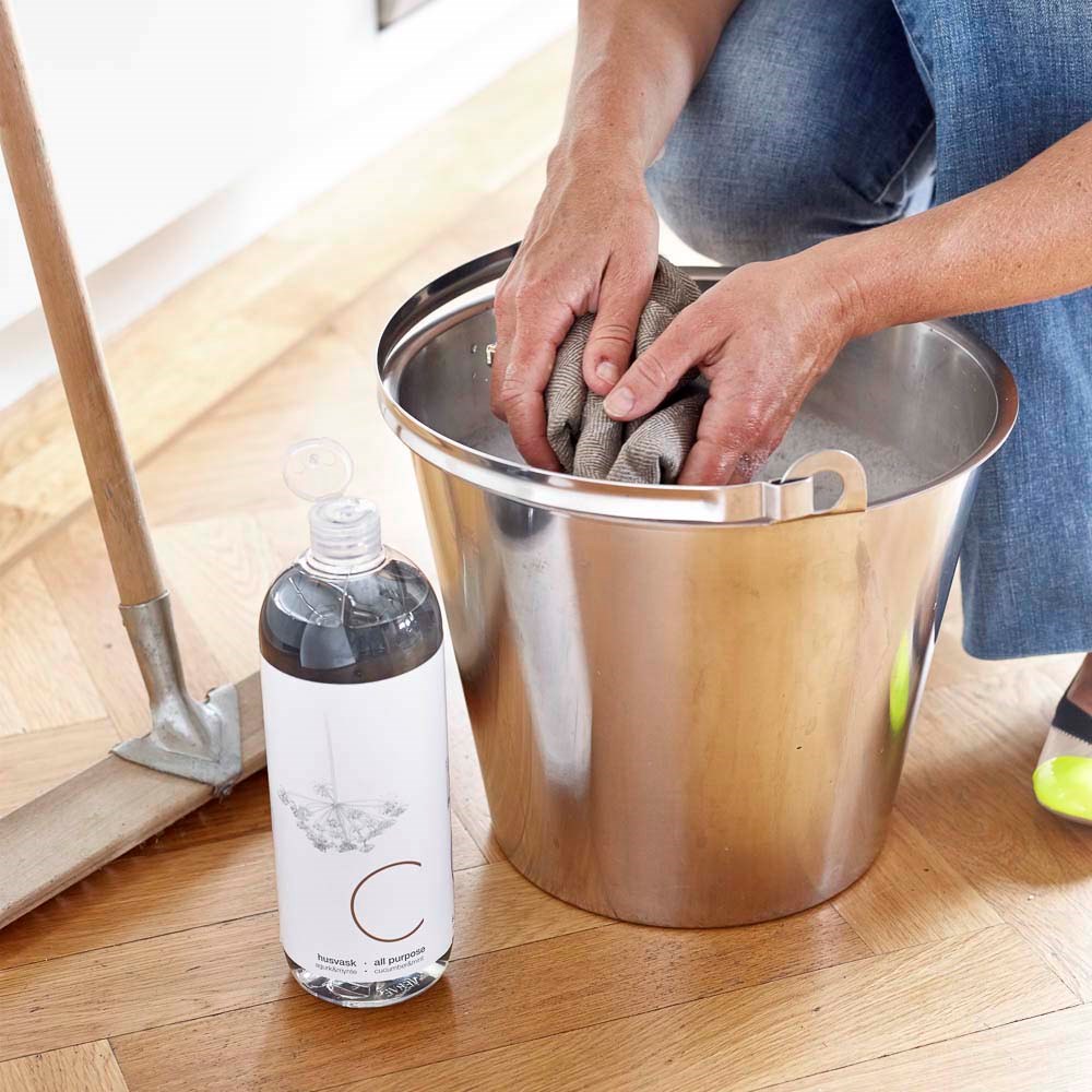 Alternativ bild 1 för C Soaps House Cleaning Lavender 500 ml