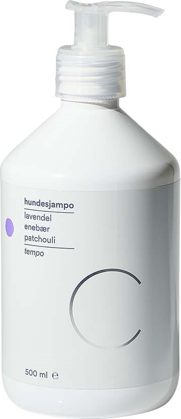 Valkoinen pullo pumpulla, merkitty koshampoolla lavendel, kamomilla ja patchouli, 500 ml.