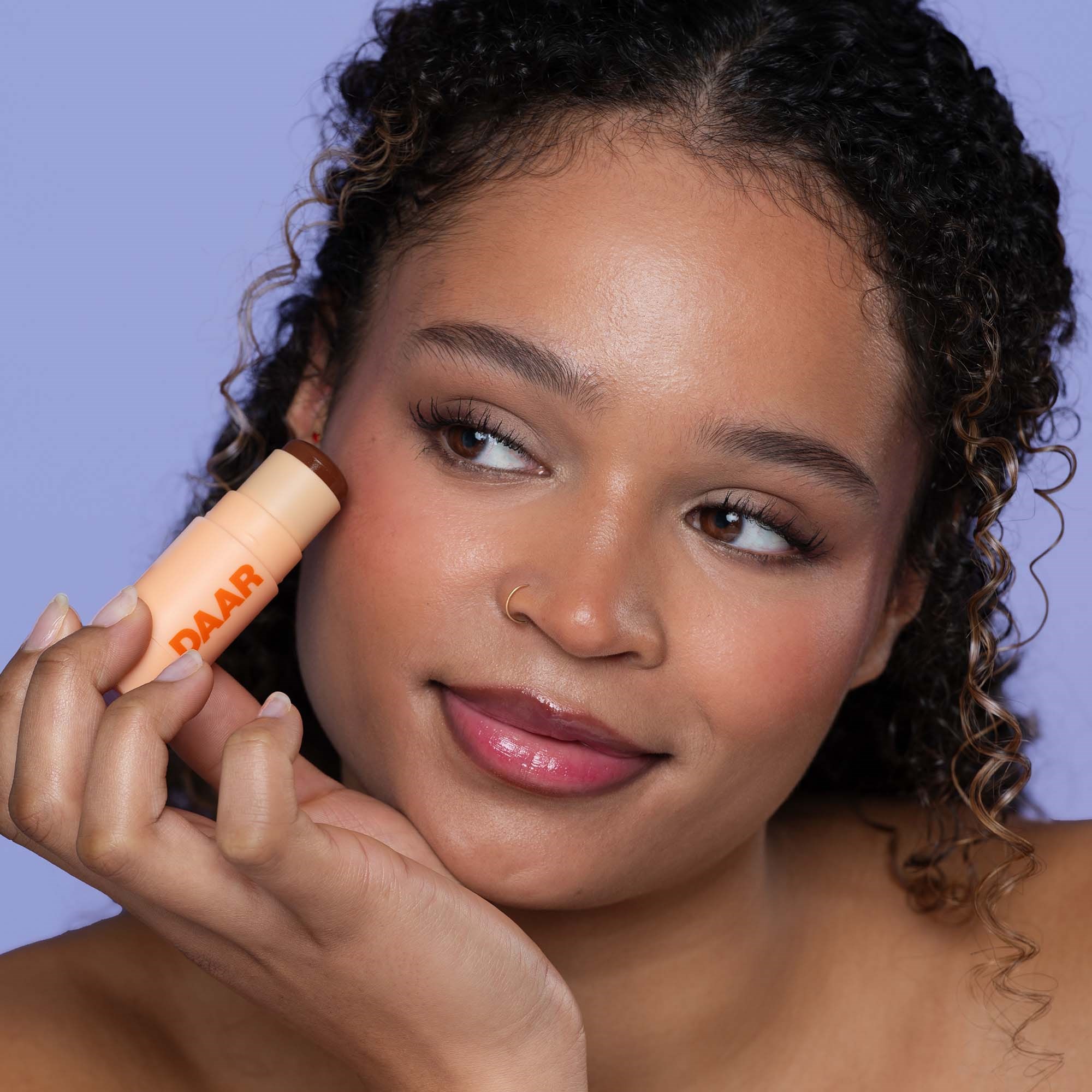 DAAR Bronzer Stick Sunkissed (obrázok 5)
