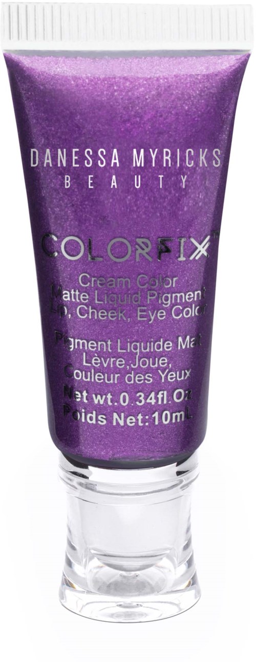 Lilla tube med Danessa Myricks Beauty Color Fix, tekst og gennemsigtig hætte.