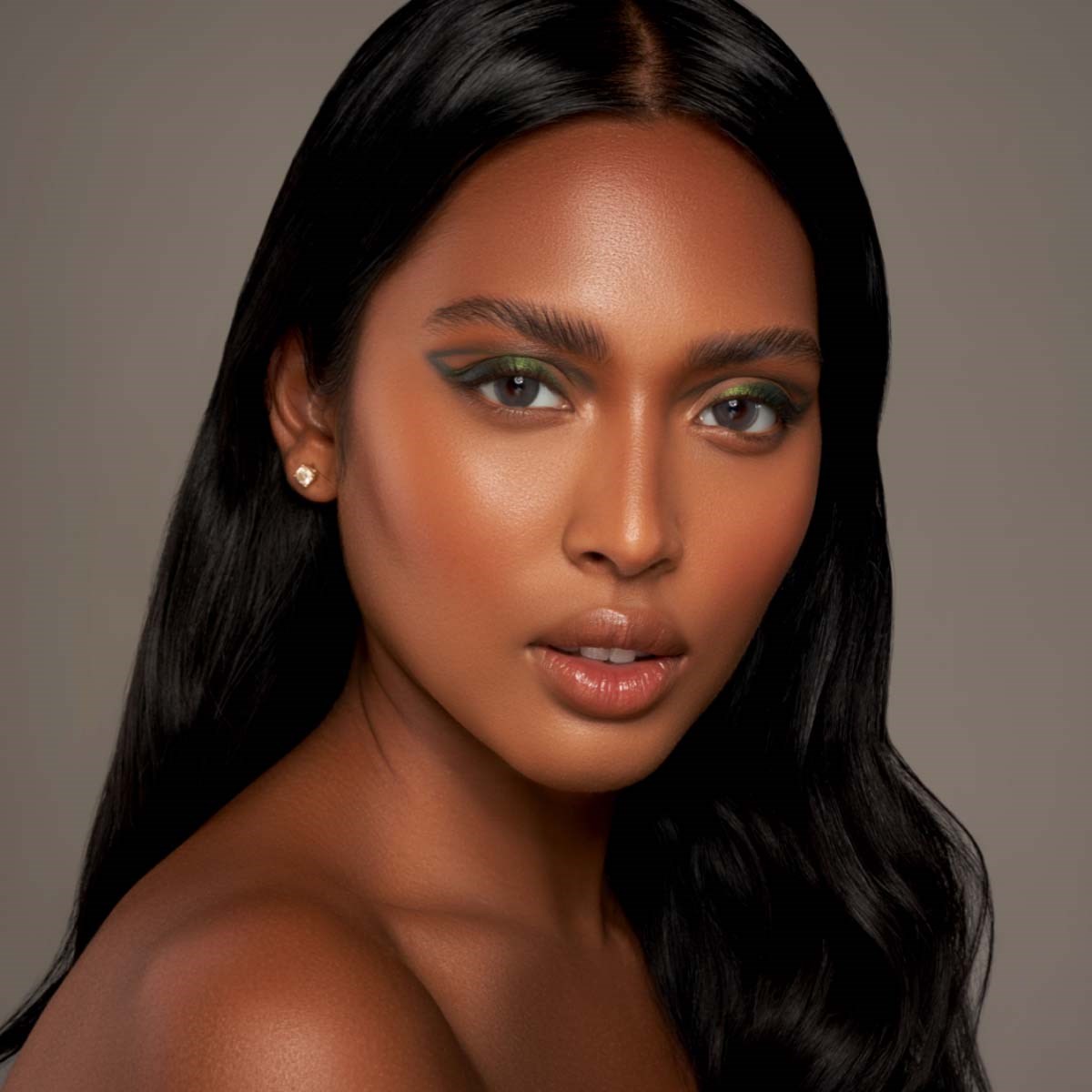Danessa Myricks Beauty Infinite Chrome Micropencil Emerald (obrázok 4)
