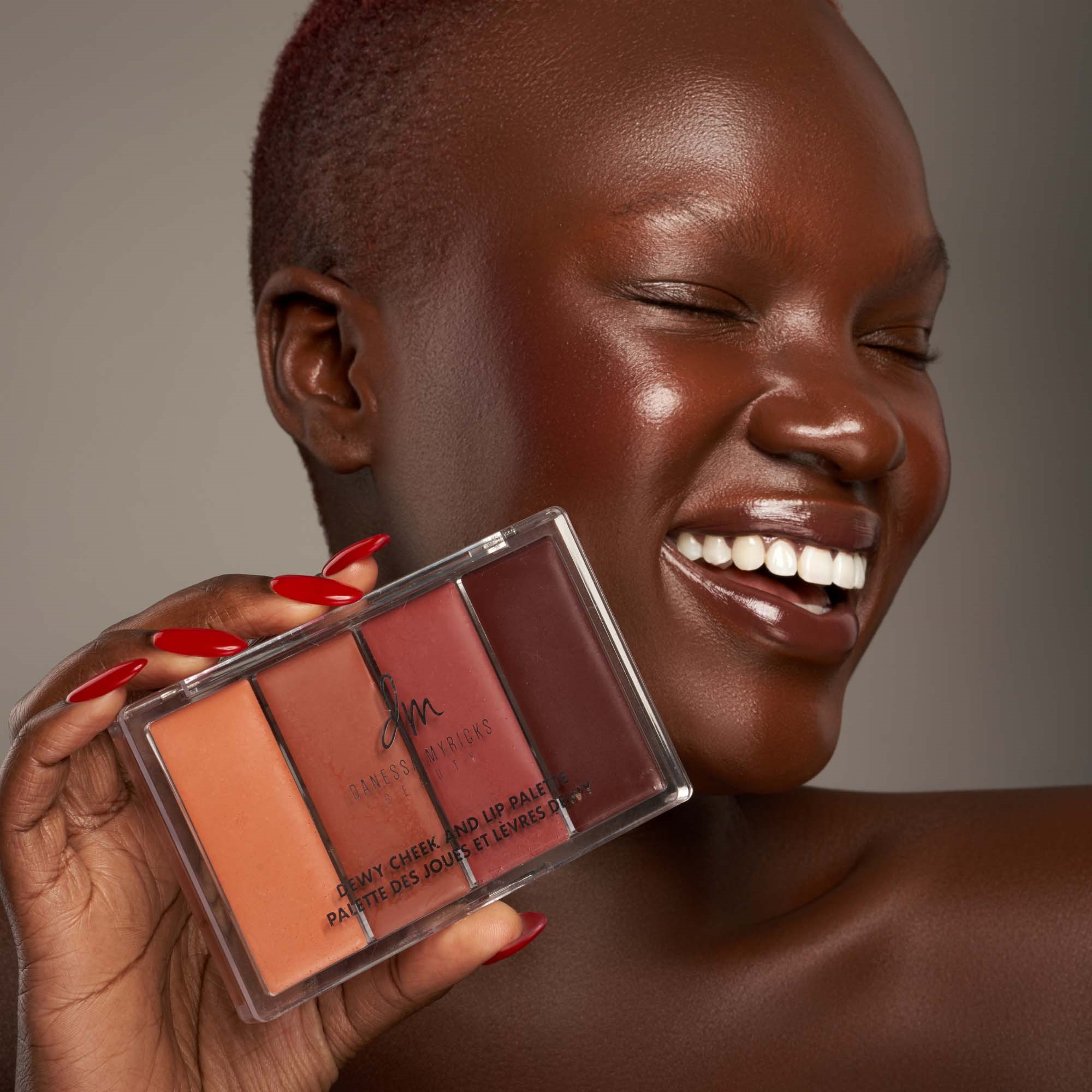 Danessa Myricks Beauty Dewy Cheek & Lip Palette Dew It Undercover (obrázok 5)
