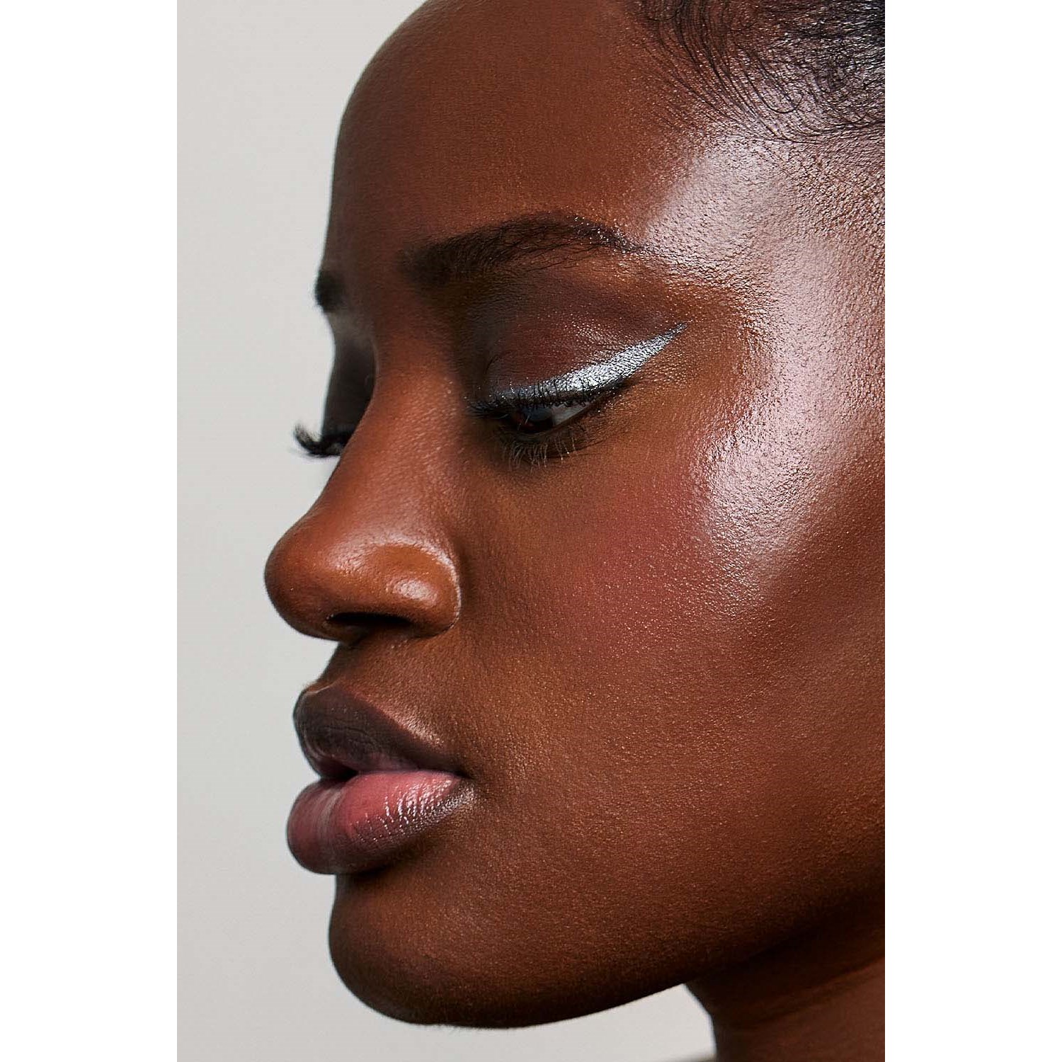 Dashl It’s a Vibe Kajal Liner Silver Lining (obrázok 7)