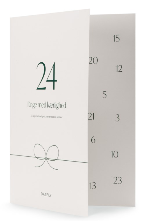 En vit adventskalender med nummer från 1 till 24, med en enkel rosett och text på ett annat språk.
