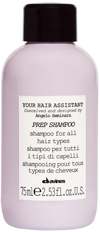 En ljuslila flaska med svart lock, märkt 'Preppy Shampoo' för alla hårtyper av Davines.