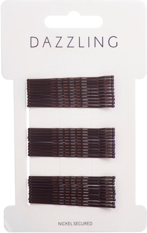 Tre sæt mørkebrune hårklips arrangeret pænt på en hvid baggrund. 'Dazzling' skrevet øverst, 'Nickel Secured' forneden.