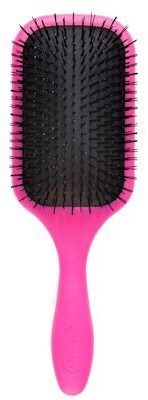 Eine rosa Haarbürste mit schwarzen Borsten, oval geformt, mit Griff.