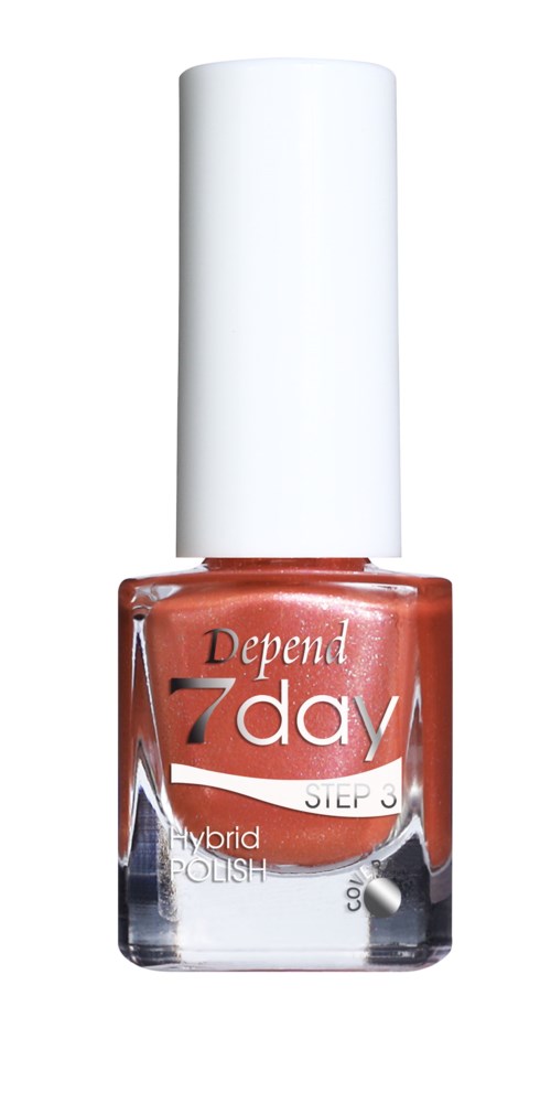En nagellacksflaska med vit lock, orange färg och orden "Depend 7 day" på etiketten.