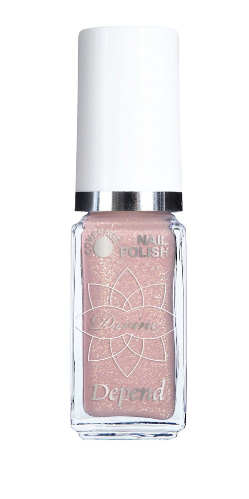 Rosa nagellack i en genomskinlig flaska med vit lock, märkt "Dream Depend".