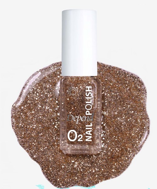 Neglelakflaske med glitter, omgivet af glitter.