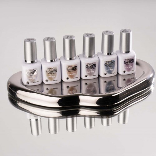 Sex flaskor nagellacks gel i reflekterande silverställ på en speglande yta.