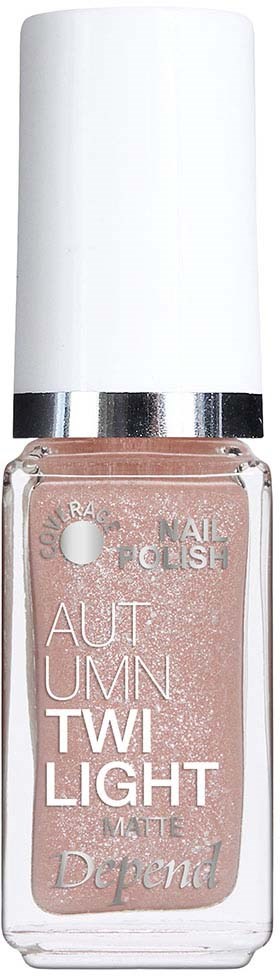 En nagellacksflaska med vit kork, rosa-beige färg och silvertext på etiketten.