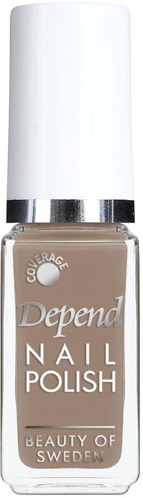 Een flesje beige nagellak van Depend, met witte dop en zilveren band, gelabeld 'Beauty of Sweden.'