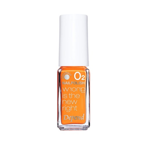 Orange nagellackflaska med vit kork, märkt 'O2 Nail Polish' och 'Wome is the new right Depend'.