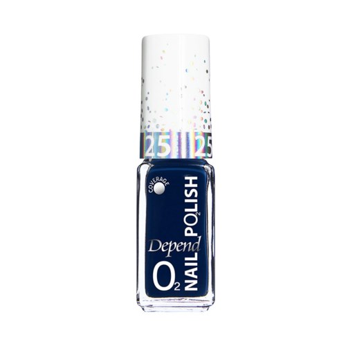 En liten flaska med mörkblå nagellack med vit kork och färgglada prickar på.