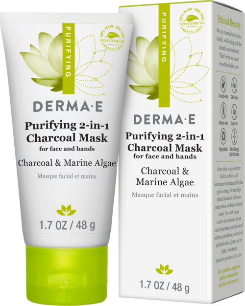 En tube og eske av Derma E Purifying 2-in-1 Charcoal Mask med grøn lotus og data om vekt, med symbols og tekst.