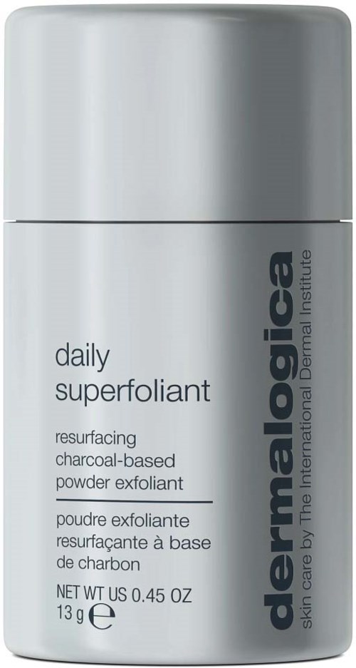 En sylindrisk hudpleiebeholder med sølvfane og lys grå kropp merket 'daily superfoliant'.