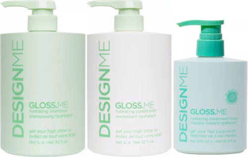 Tre flaskor av hårprodukter från GLOSS.ME, inklusive schampo, balsam och behandling, i pastellfärger.
