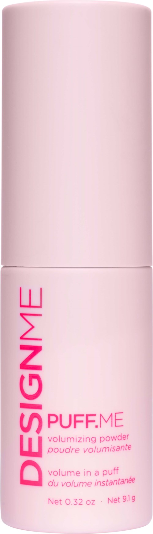 Ljus rosa cylindrisk flaska med rosa text, märkt 'DESIGNME PUFF.ME volumizing powder'.
