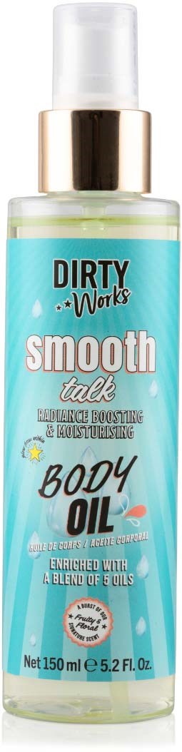 Een lichtblauwe fles met pompje, gelabeld 'Dirty Works Smooth Talk Body Oil' met 150 ml capaciteit.