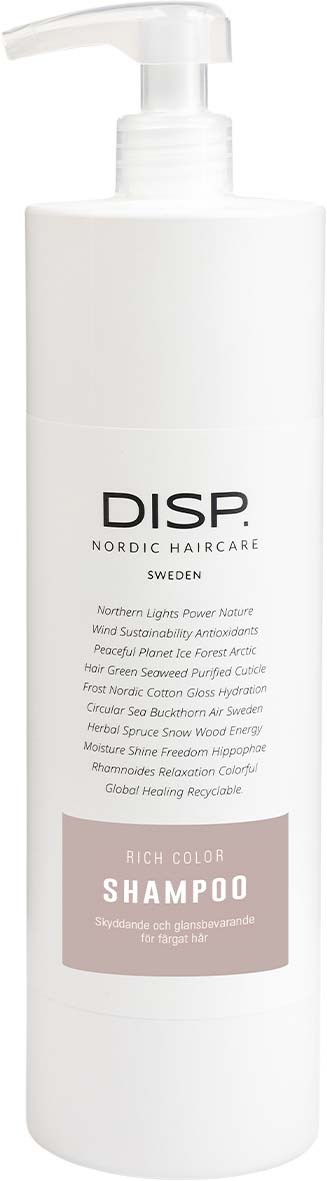 En lang hvit sjampo-flaske med pumpe, merket DISH Nordic Haircare, Sverige, og nevner rik farge sjampo.