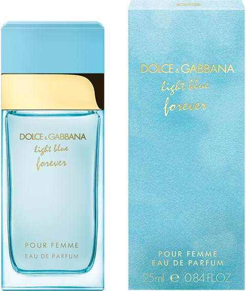 Eine hellblaue Parfümflasche mit der Aufschrift 'light blue forever' und passende Verpackung.