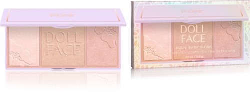 Zwei Make-up-Paletten mit Rouge und Highlighter, eine geöffnet, die andere geschlossen, in Pastellverpackung.