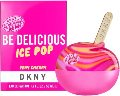 Pink box och äppleformad behållare med körbärsdoftande ispinne och en träpinne. Ljusa och roliga designer.