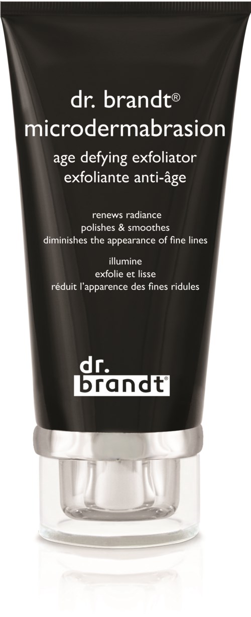 En svart tub med vit text som säger 'dr. brandt' och beskriver en hudvårdsprodukt för anti-aging och ljusare hud.