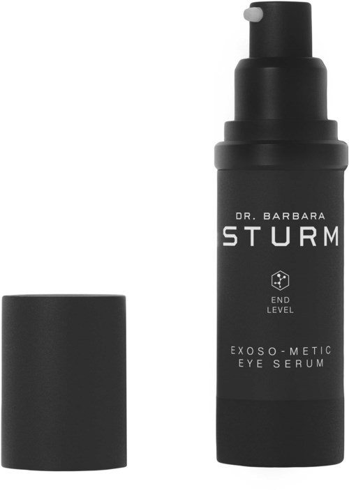 Czarna butelka z pompką i nakrętką, z napisem Dr. Barbara Sturms Exoxo-Metic Eye Serum.