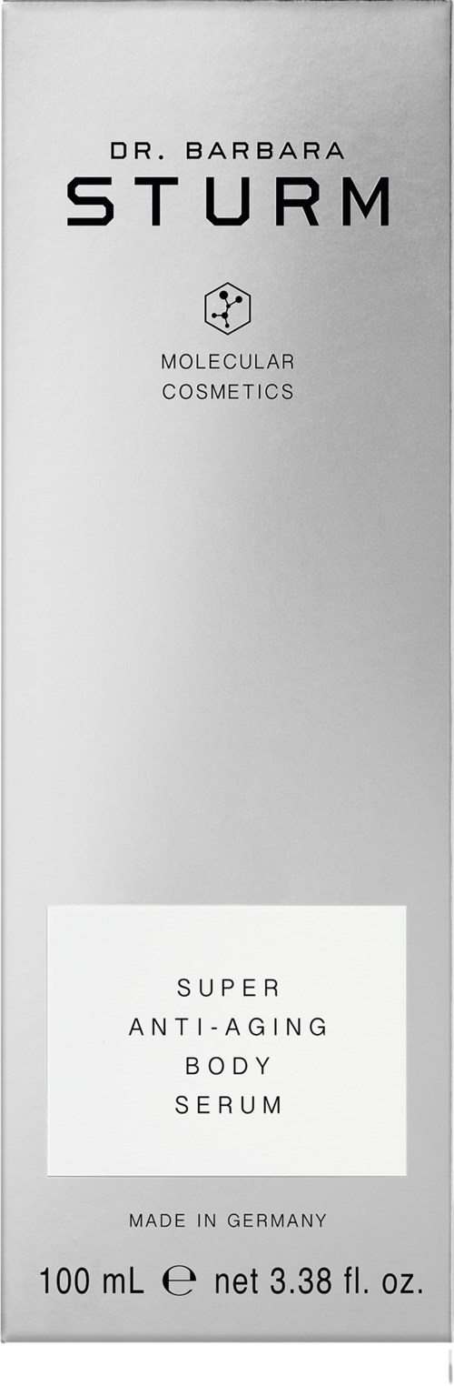 En låda med svartvitt text som annonserar en hudvårdsprodukt kallad Dr. Barbara Sturm Super Anti-Aging Body Serum, tillverkad i Tyskland.