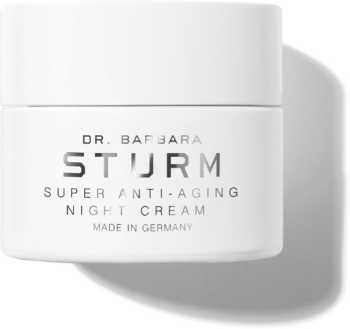 Vit burk med super anti-aging nattkräm med svart text, tillverkad i Tyskland.